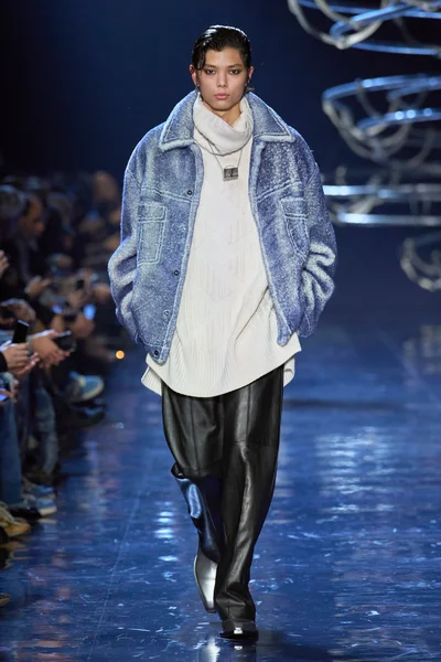 Look 35